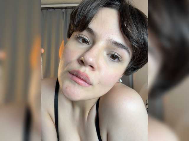 JunneWers live cam on BongaCams