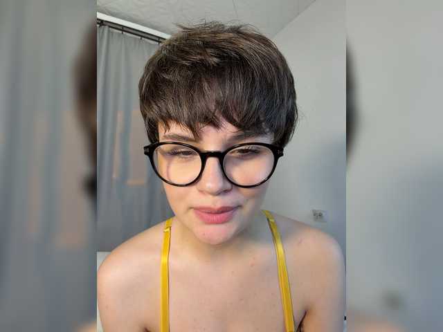 JunneWers live cam on BongaCams