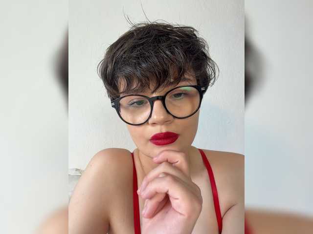 JunneWers live cam on BongaCams