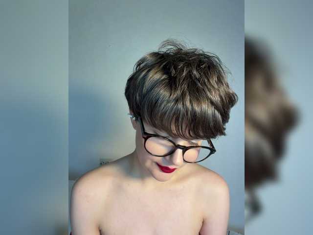 JunneWers live cam on BongaCams