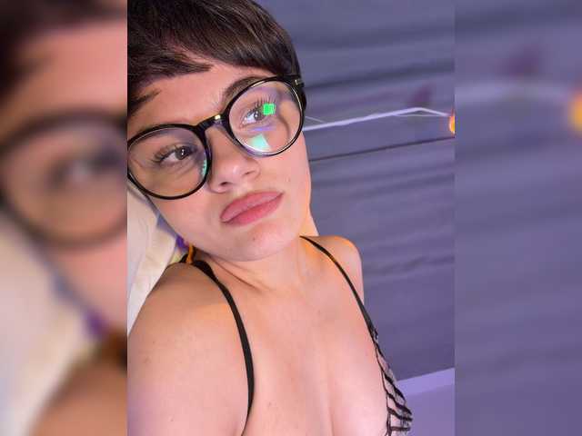 JunneWers live cam on BongaCams