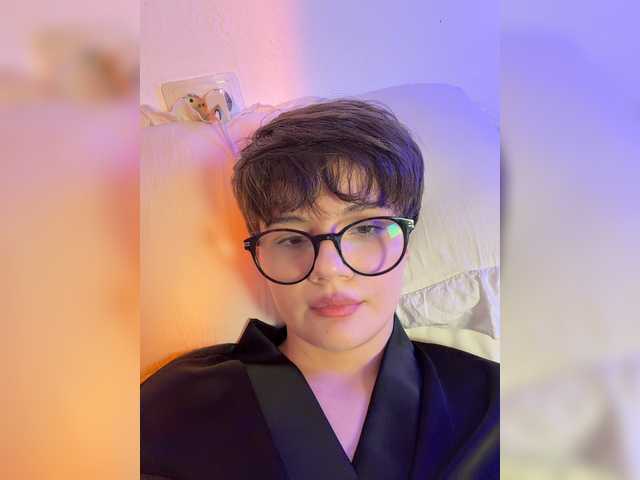 JunneWers live cam on BongaCams