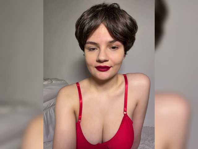 JunneWers live cam on BongaCams