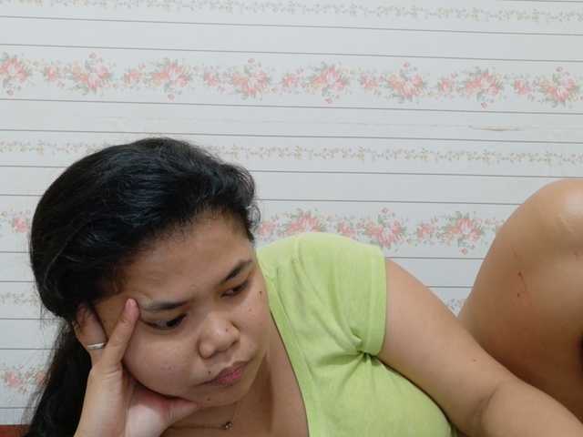 Sweetbigtits69 live cam on BongaCams
