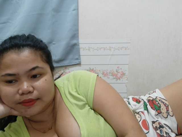 Sweetbigtits69 live cam preview