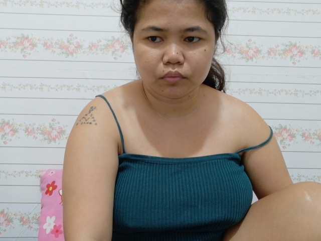 Sweetbigtits69 live cam on BongaCams