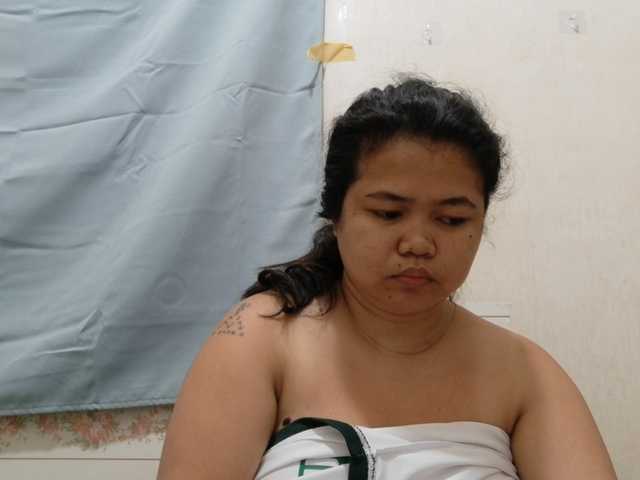 Sweetbigtits69 live cam on BongaCams