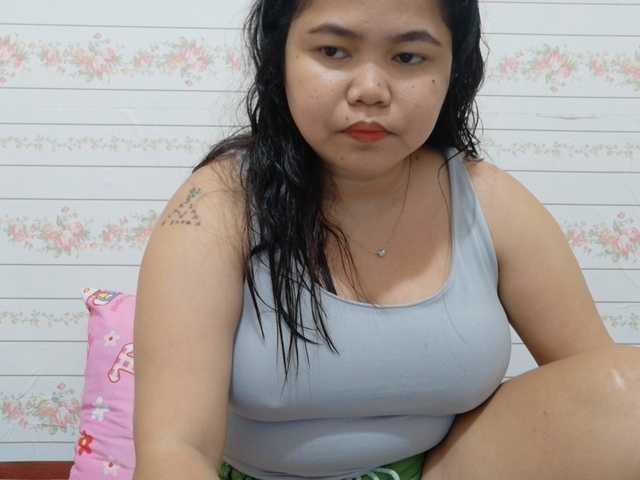 Sweetbigtits69 live cam