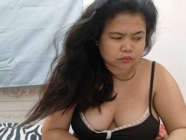 Sweetbigtits69 live cam preview
