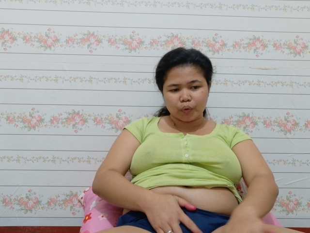 Sweetbigtits69 live cam on BongaCams