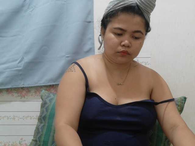Sweetbigtits69 — live female cam