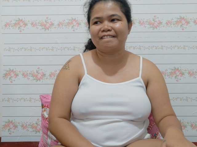 Sweetbigtits69 live webcam show