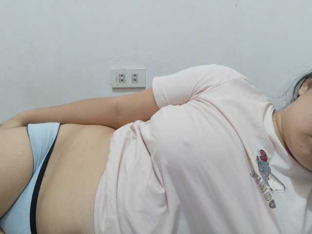 Sweetbigtits69 live cam on BongaCams