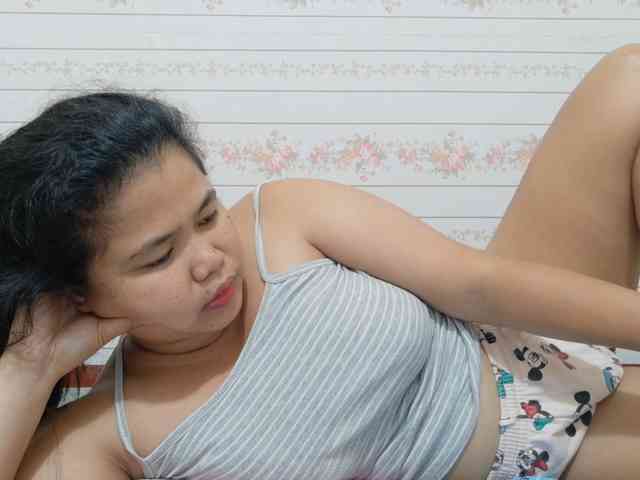 Sweetbigtits69 webcam