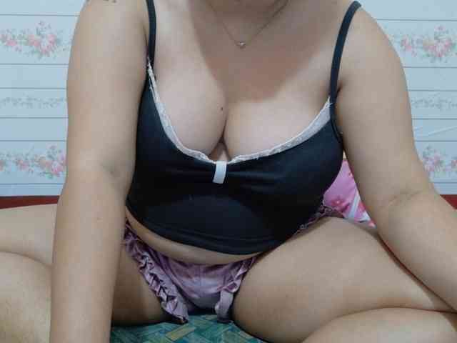 Sweetbigtits69