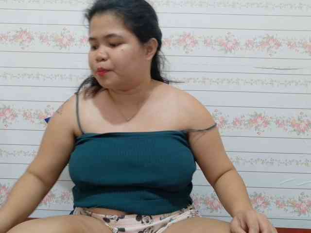 Sweetbigtits69 webcam