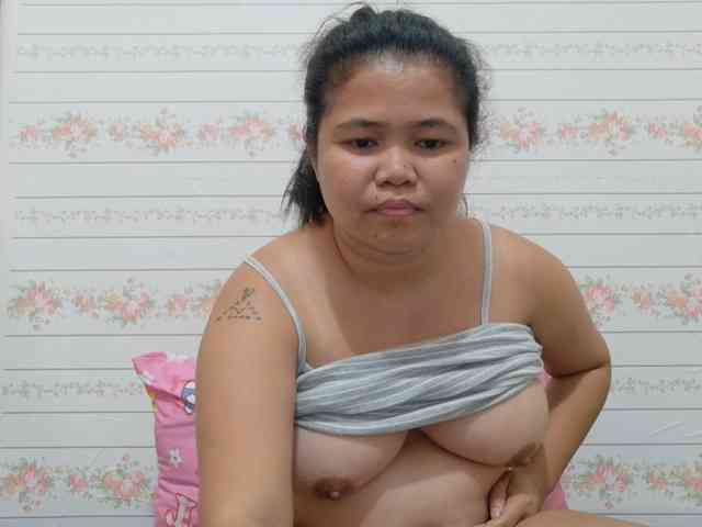 Sweetbigtits69 webcam