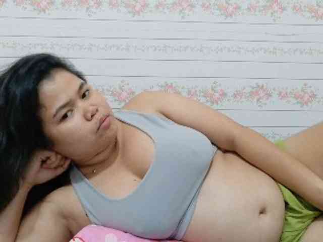 Sweetbigtits69 webcam