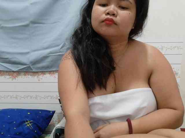 Sweetbigtits69 webcam