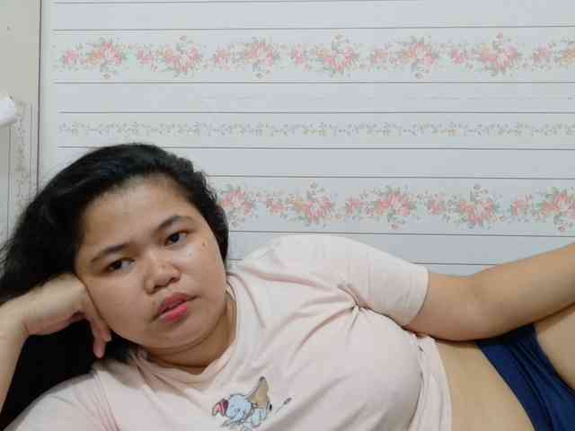 Sweetbigtits69 webcam
