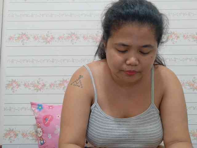 Sweetbigtits69 webcam