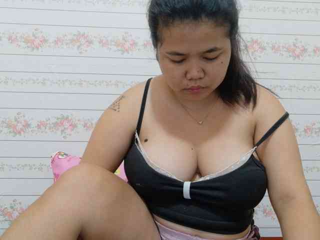 Sweetbigtits69 webcam