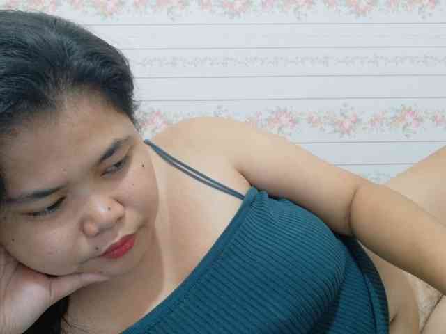 Sweetbigtits69 webcam