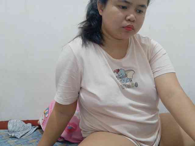 Sweetbigtits69 webcam