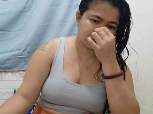Sweetbigtits69 webcam
