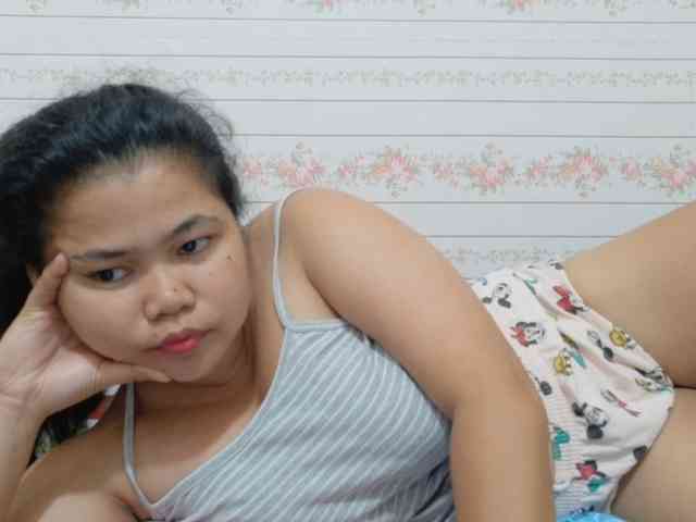 Sweetbigtits69 webcam