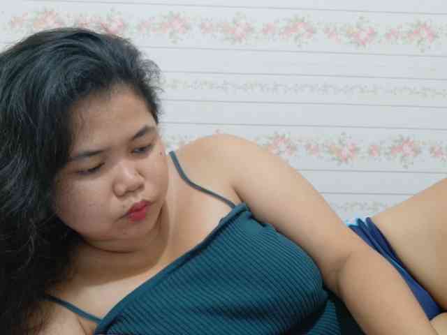 Sweetbigtits69 webcam
