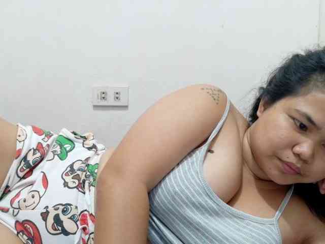 Sweetbigtits69 webcam