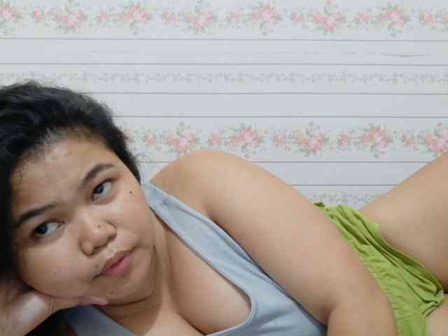 Sweetbigtits69 webcam