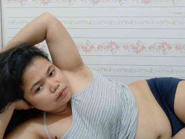 Sweetbigtits69 webcam