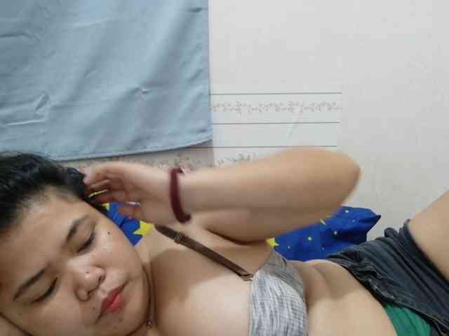 Sweetbigtits69 webcam