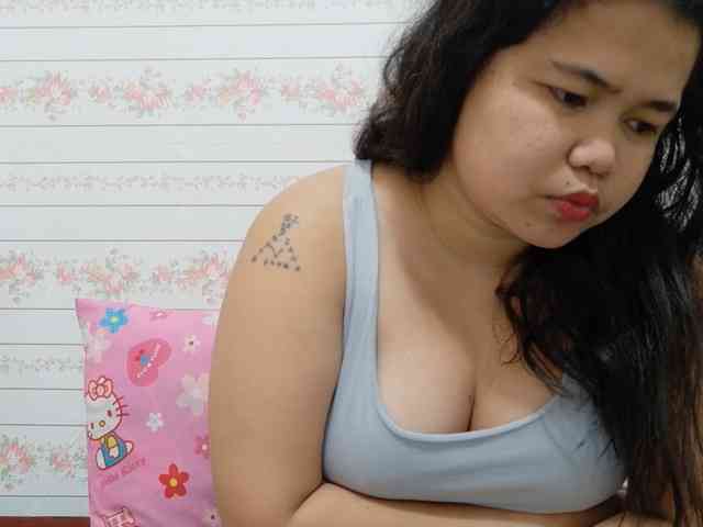 Sweetbigtits69 webcam