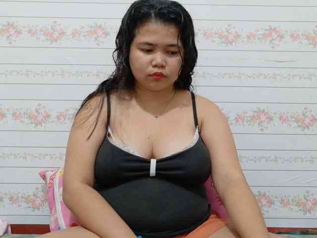 Sweetbigtits69 webcam