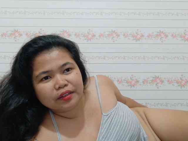 Sweetbigtits69 webcam