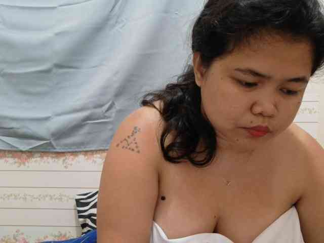 Sweetbigtits69 webcam