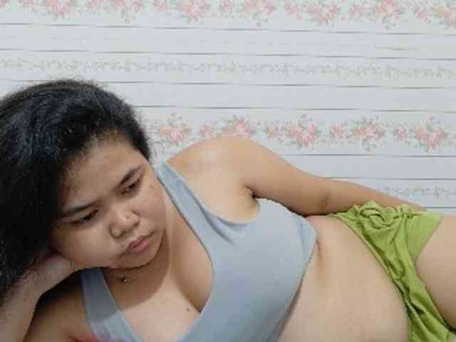 Sweetbigtits69 webcam