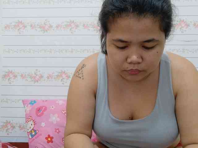 Sweetbigtits69 webcam