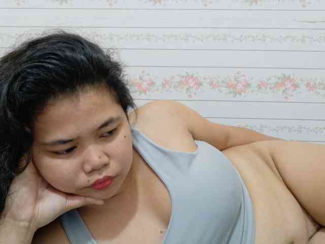 Sweetbigtits69 webcam