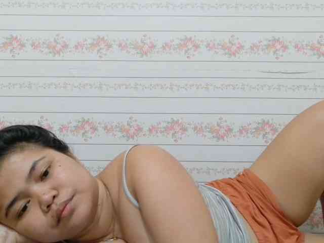 Sweetbigtits69 webcam