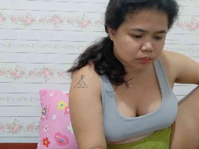 Sweetbigtits69 webcam