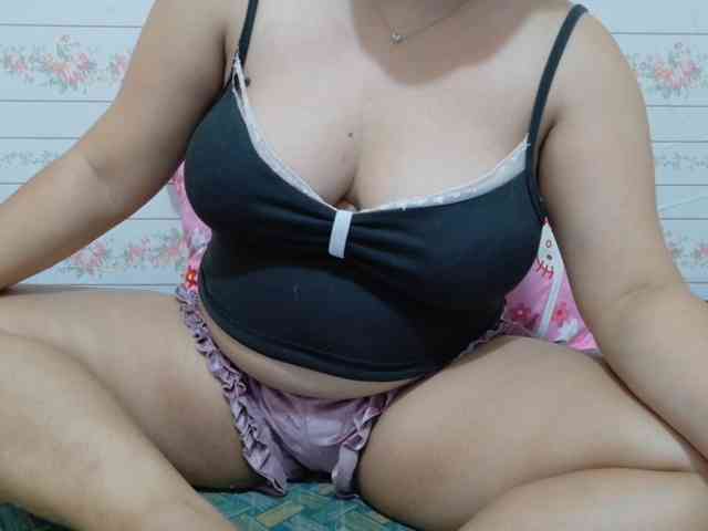 Sweetbigtits69