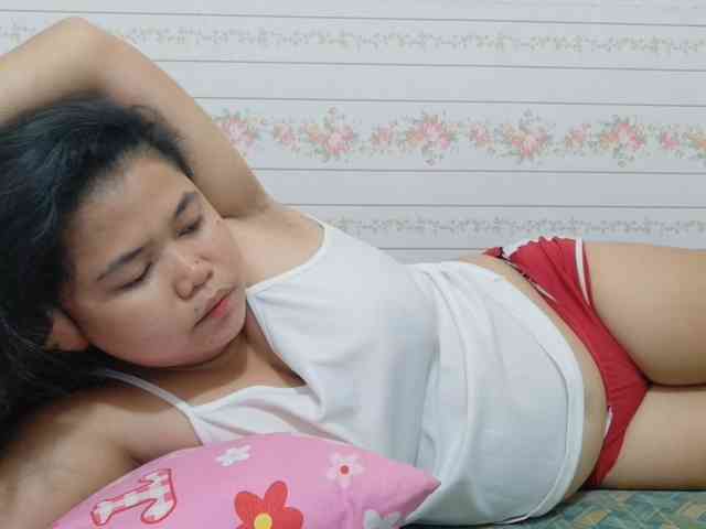 Sweetbigtits69 webcam