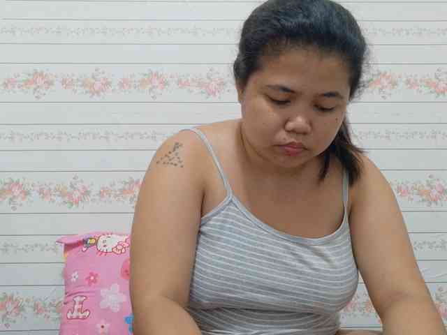 Sweetbigtits69 webcam