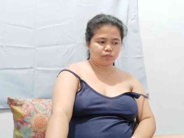 Sweetbigtits69 webcam