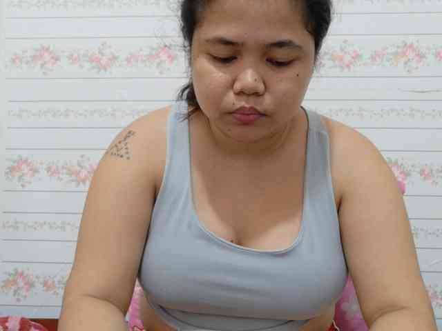 Sweetbigtits69 webcam
