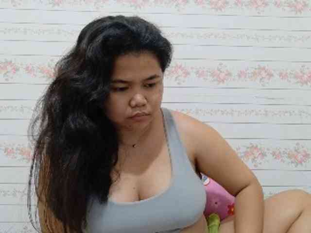 Sweetbigtits69 webcam